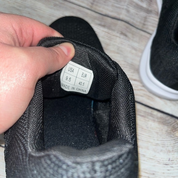 🤎3/$10 Black Sneakers Size 9.5 - Picture 14 of 15